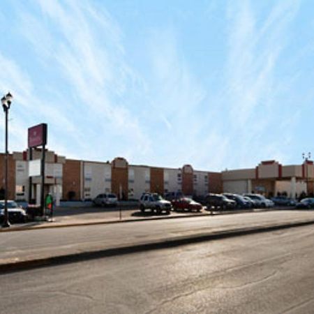 מלון Ramada By Wyndham יורקטון מראה חיצוני תמונה