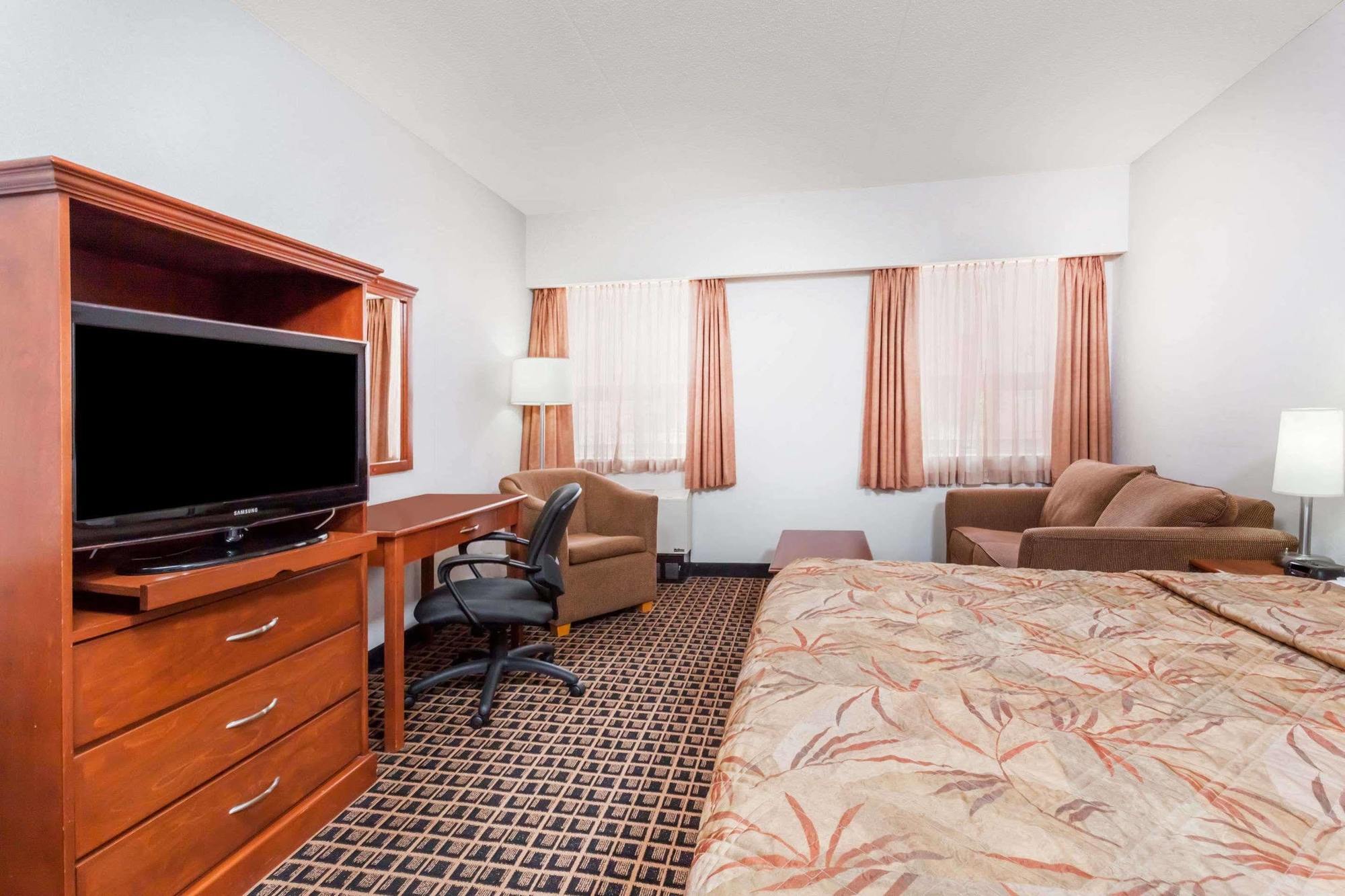 מלון Ramada By Wyndham יורקטון מראה חיצוני תמונה