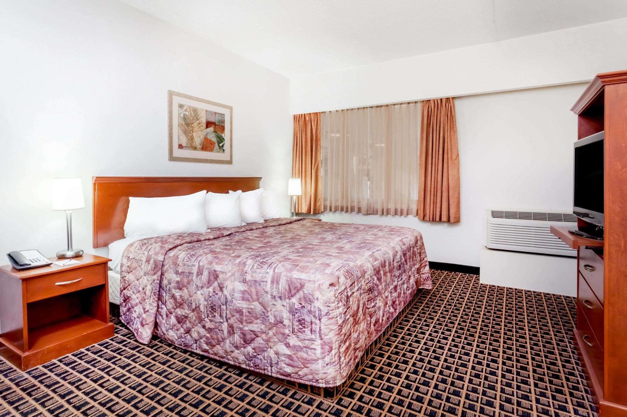 מלון Ramada By Wyndham יורקטון מראה חיצוני תמונה